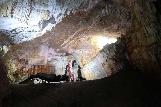 Dicksons A Entrance Chamber. Photo by Topaz Aral